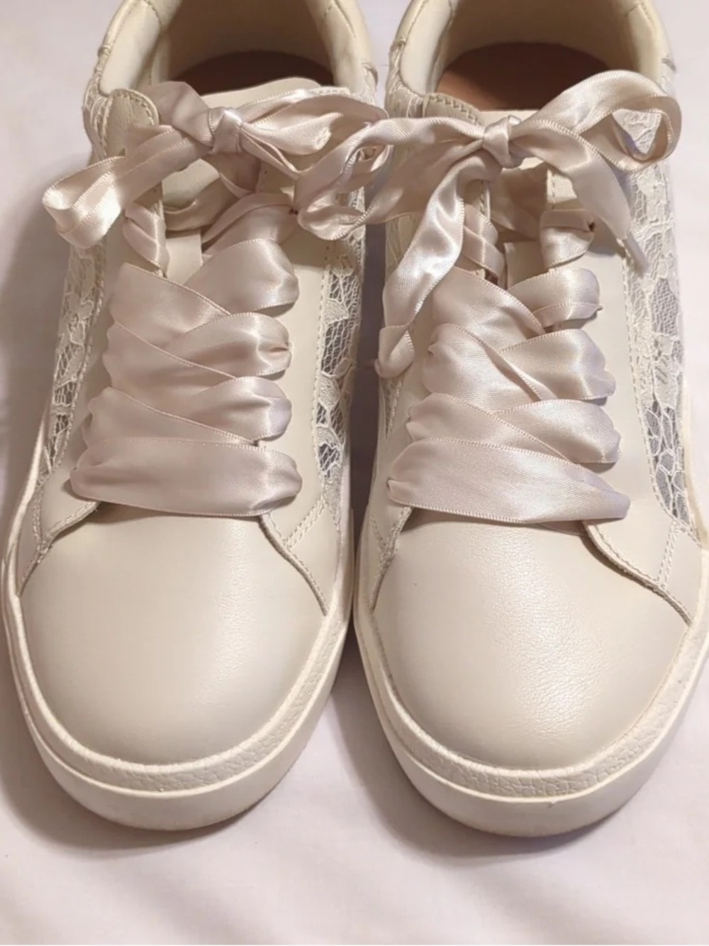 Dolce Vita Ivory Lace Comfort Memory Foam Cushion Sneaker